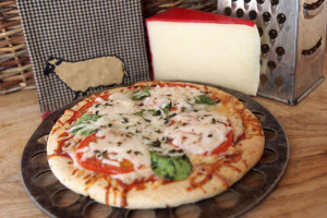 Cheese-Pizzarella-Spinach-and-tomato-pizza-1992orig